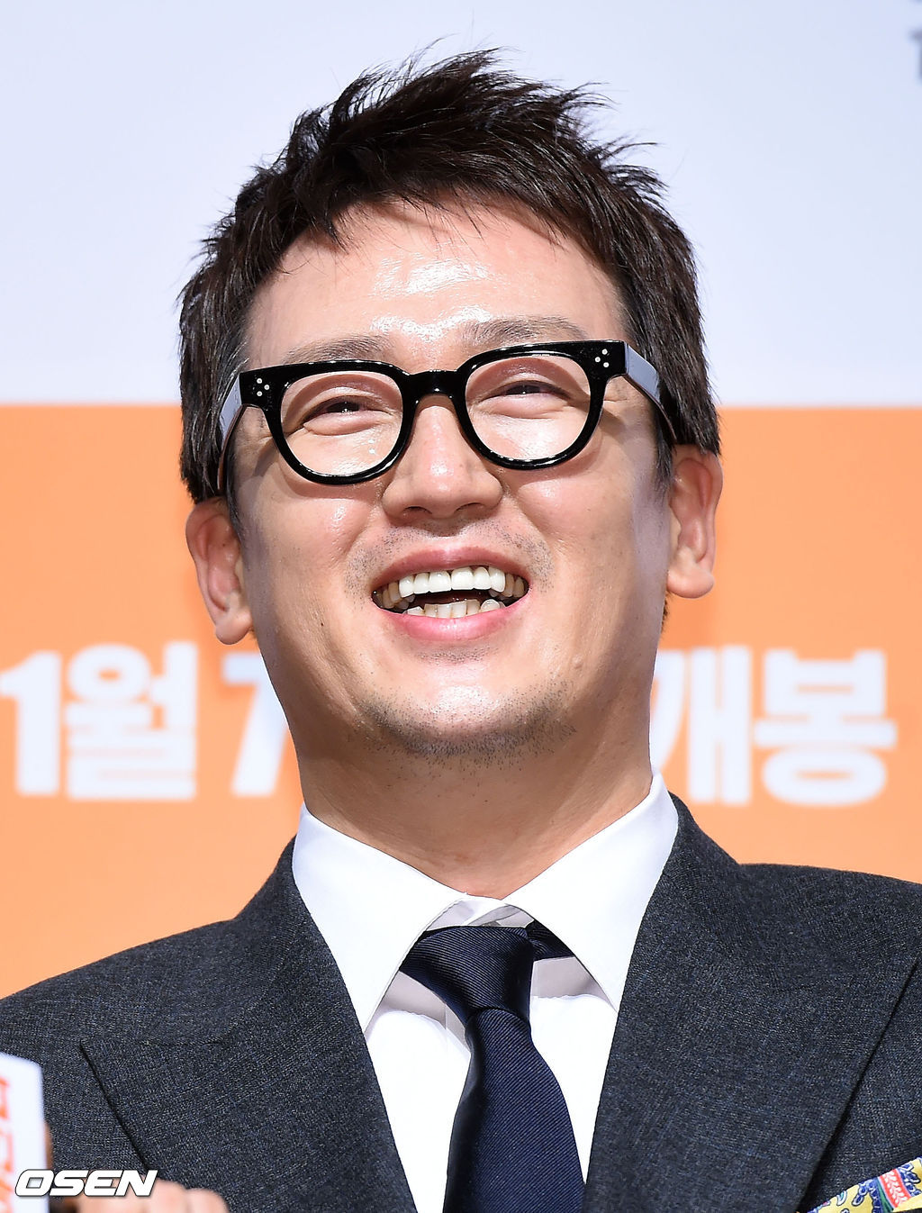 [사진=OSEN 곽영래 기자] 영화 '잡아야 산다' 제작보고회가 서울 강남구 압구정 CGV에서 진행됐다. 김정태가 미소를 짓고 있다. / youngrae@osen.co.kr