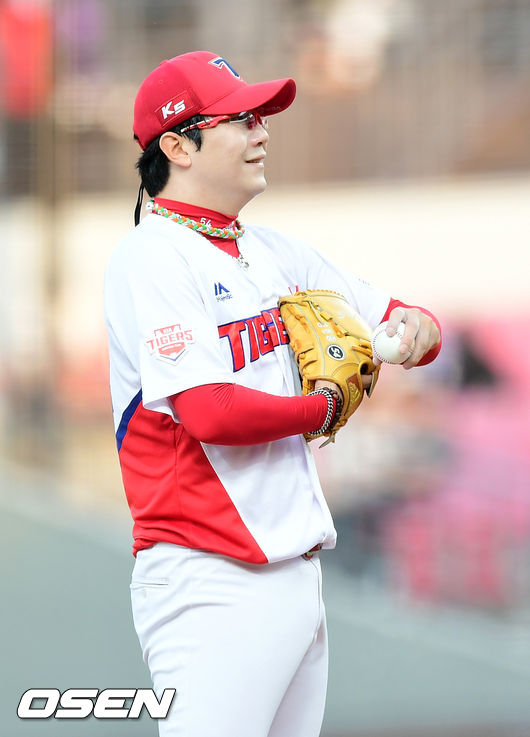 KIA 타이거즈 좌완 양현종이 14일 KT와의 광주경기에서 7이닝 1실점을 호투하며 최근 상승세를 이어갔다. /OSEN DB