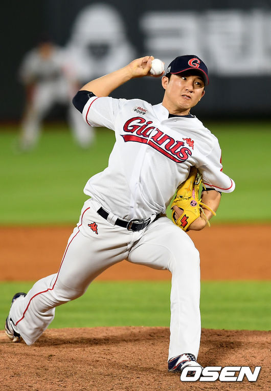 롯데 장시환이 역투하고 있다. / youngrae@osen.co.kr