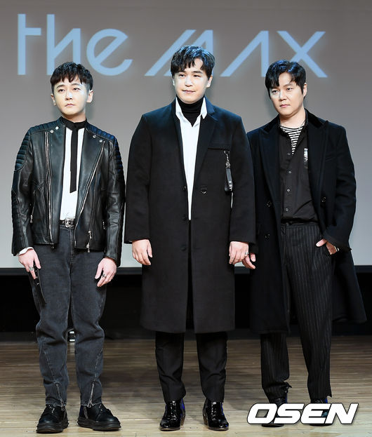 엠씨더맥스가 포토타임을 갖고 있다.  / youngrae@osen.co.kr