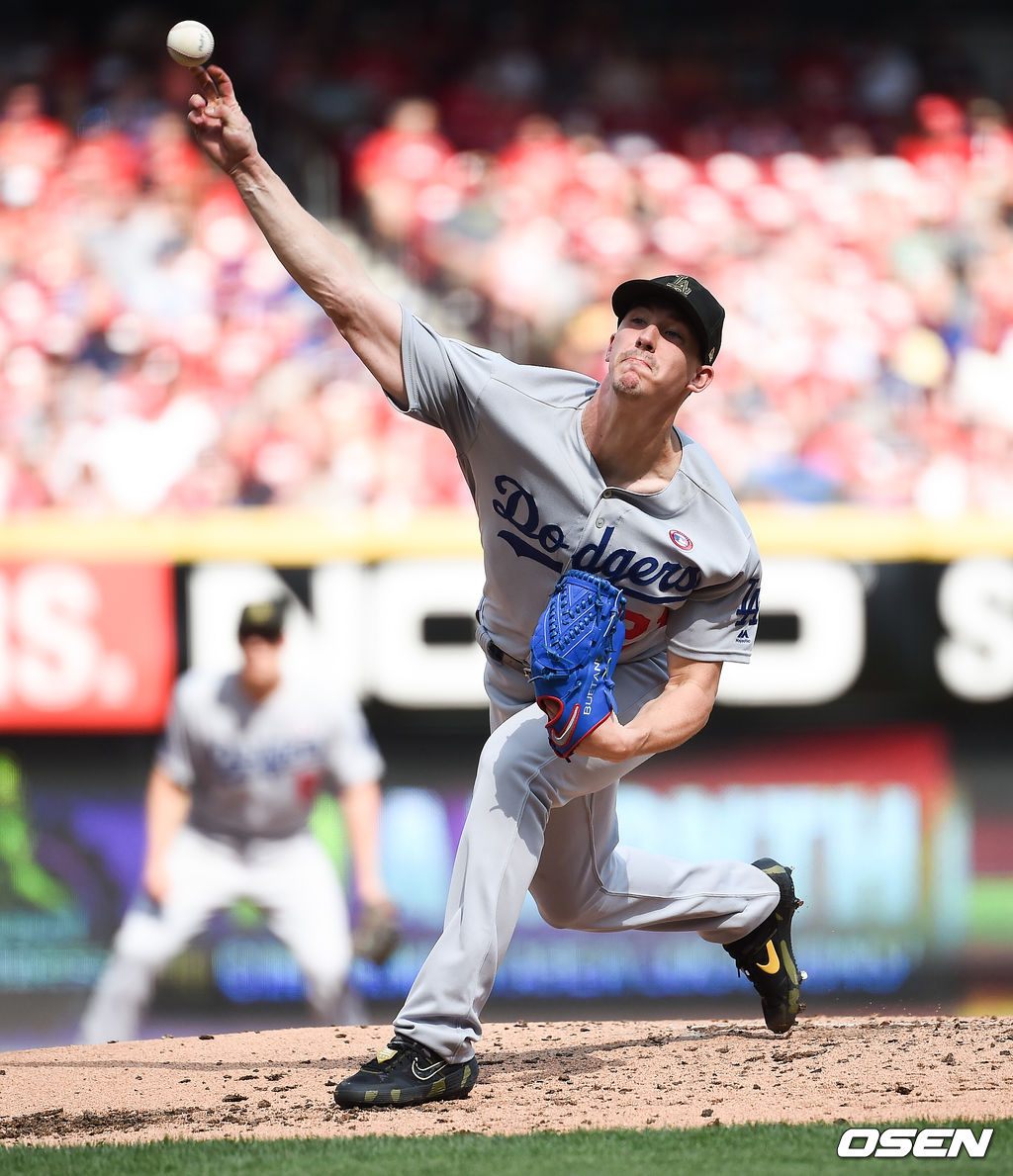 2회말 다저스 선발투수 뷸러가 역투하고 있다. / soul1014@osen.co.kr