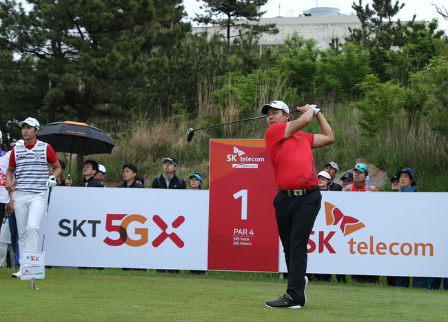 함정우의 1번홀 드라이버 티샷.