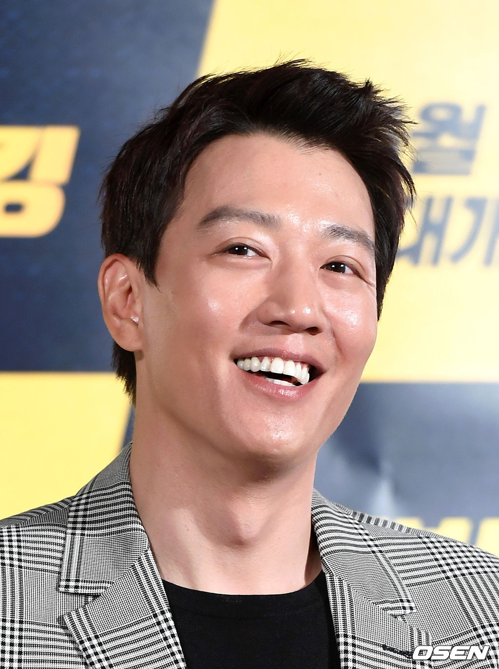 20일 오전 서울 메가박스 동대문에서 영화 ‘롱 리브 더 킹: 목포 영웅’ 제작보고회가 열렸다. 배우 김래원이 포토타임을 갖고 있다. /sunday@osen.co.kr