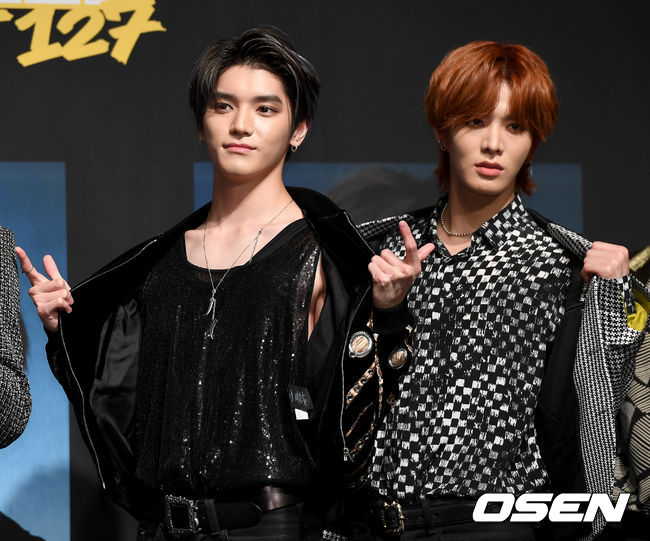 NCT 127 태용과 유타가 포토타임을 하고 있다. /dreamer@osen.co.kr