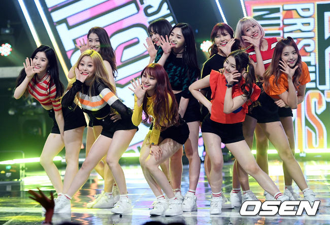 5일 오후 경기도 고양시 인산동구 MBC드림센터에서 MBC 뮤직 '쇼 챔피언(Show Champion)' 생방송이 진행됐다.걸그룹 프리스틴이 화려한 무대를 선보이고 있다./ eastsea@osen.co.kr