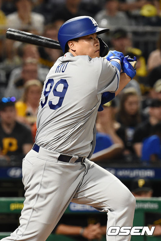 4회초 2사 1루 다저스 류현진이 역전 1타점 적시 2루타를 때려내고 있다./ soul1014@osen.co.kr