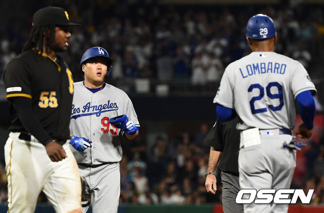 4회초 2사 1루 다저스 류현진이 역전 1타점 적시 2루타를 때려내고 있다./ soul1014@osen.co.kr