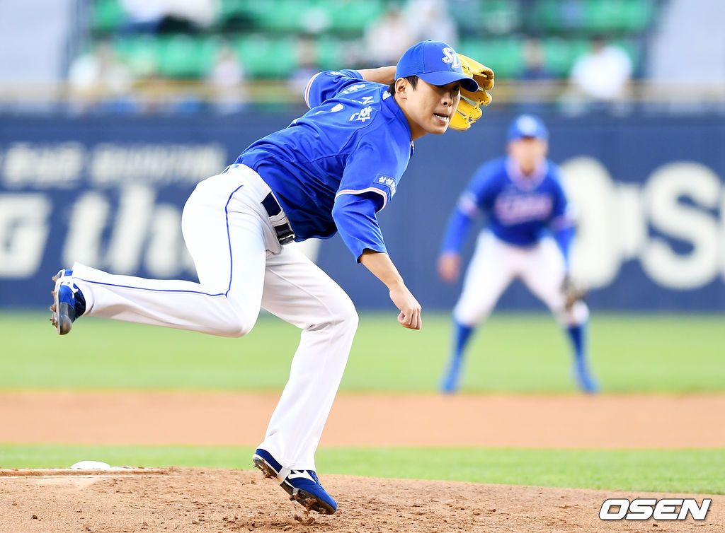 1회말 삼성 선발투수 윤성환이 역투하고 있다. /pjmpp@osen.co.kr