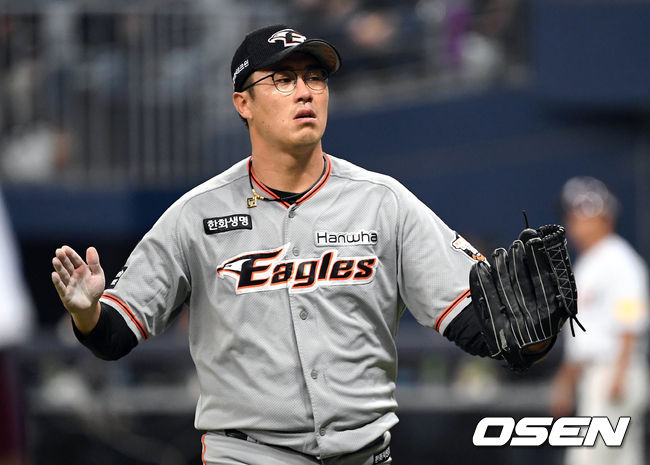 [OSEN=고척, 손용호 기자]2회초 무사 한화 이성열이 볼넷을 고르고 있다. /spjj@osen.co.kr