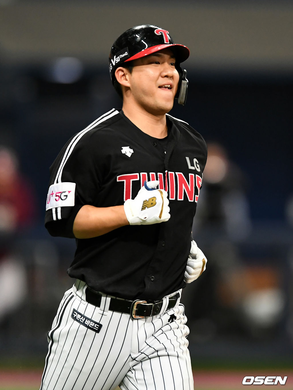 7회초 선두타자 LG 김민성이 안타로 출루에 성공하고 있다. /pjmpp@osen.co.kr