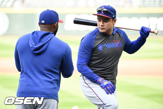 경기에 앞서 텍사스 추신수가 타격자세를 취하고 있다./  soul1014@osen.co.kr