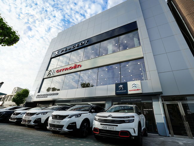 푸조·시트로엥 강서 전시장 및 서비스센터.