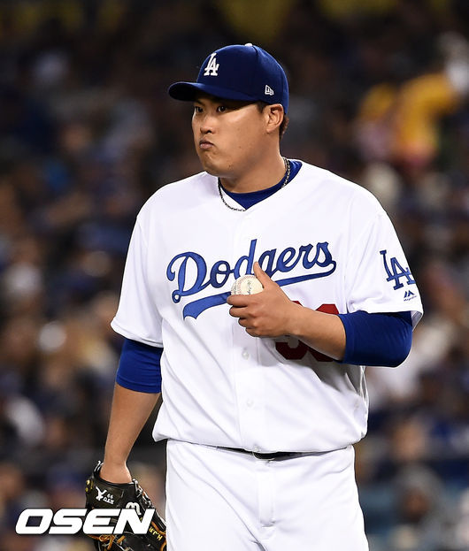 4회초 마운드에 오른 다저스 류현진이 투구를 준비하고 있다./ soul1014@osen.co.kr