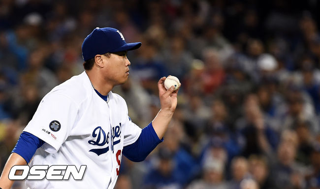 5회초 2사 1루에서 다저스 류현진이 메츠 바르가스의 투수 라인드라이브 타구를 처리하고 있다. / soul1014@osen.co.kr