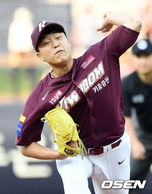 지난 5월 31일 오후 광주 챔피언스 필드에서 '2019 신한은행 MY CAR KBO리그' KIA 타이거즈와 키움 히어로즈와의 경기가 열렸다. 키움 선발 이승호가 마운드 위에서 힘차게 공을 뿌리고 있다./rumi@osen.co.kr