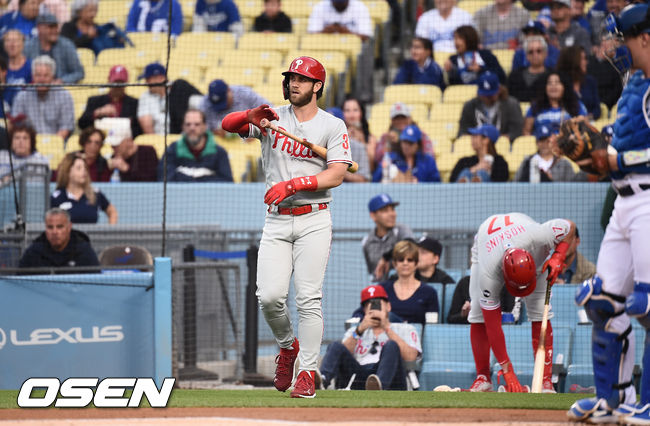 1회초 필라델피아 하퍼가 다저스 팬들의 야유를 들으며 타석에 들어서고 있다./ soul1014@osen.co.kr
