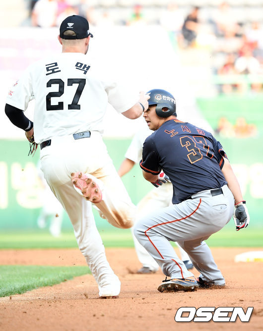 5회초 2사 주자 1루 한화 정은원 타석에서 리드가 길었던 1루 주자 노시환이 협살을 당하고 있다./rumi@osen.co.kr