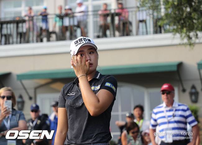 US여자오픈 우승을 확정 짓고 눈물을 훔치고 있는 이정은6. /ⓒGettyimages(무단전재 및 재배포 금지)