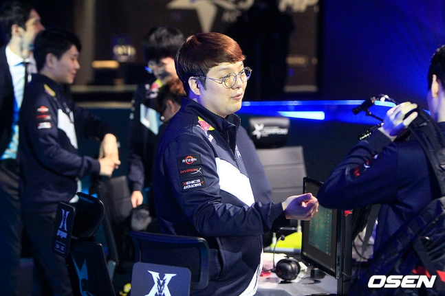 킹존 최승민 코치.