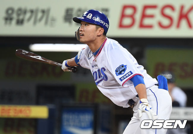 5일 오후 대구 삼성라이온즈파크에서 '2019 신한은행 마이카 KBO리그' 삼성 라이온즈와 NC 다이노스의 경기가 열렸다.6회말 2사 2루 삼성 박해민이 적시타를 때려내고 있다. /youngrae@osen.co.kr