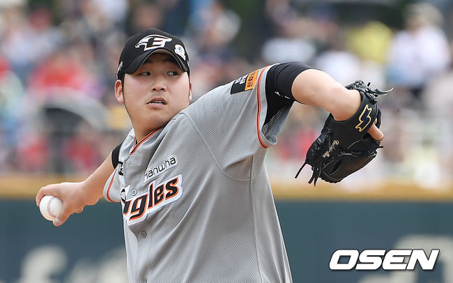 6일 오후 울산 문수야구장에서 '2019 신한은행 마이카 KBO리그' 롯데 자이언츠와 한화 이글스의 경기가 열렸다. 1회말 한화 김민우가 역투하고 있다. /youngrae@osen.co.kr