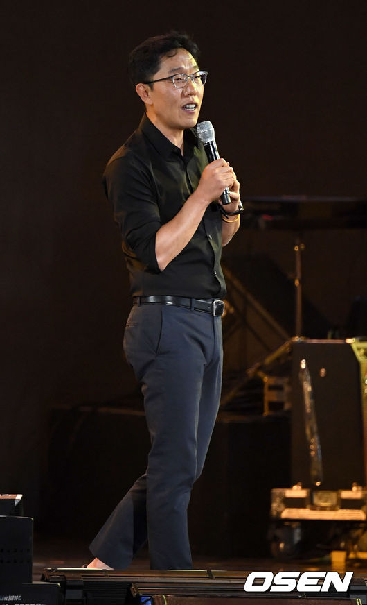 방송인 김제동이 2018년 9월 6일 오후 서울 상암동 MBC 광장 특설무대에서 열린 'DMC페스티벌 2018' DJ 콘서트 무대를 펼치고 있다. /dreamer@osen.co.kr