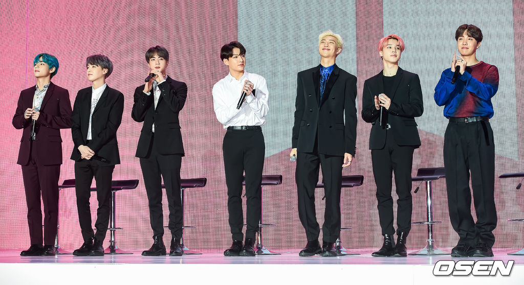 무대에서 인사 중인 방탄소년단. /soul1014@osen.co.kr