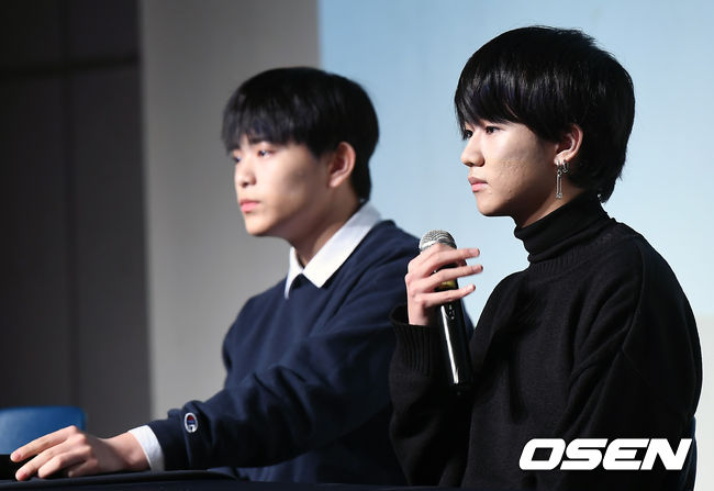 정사강과 이은성이 입장을 전하고 있다. / youngrae@osen.co.kr