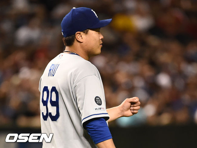 7회말 1사 1,3루에서 LA 류현진이 애리조나 닉 아메드를 병살타로 처리하며 환호하고 있다. / soul1014@osen.co.kr