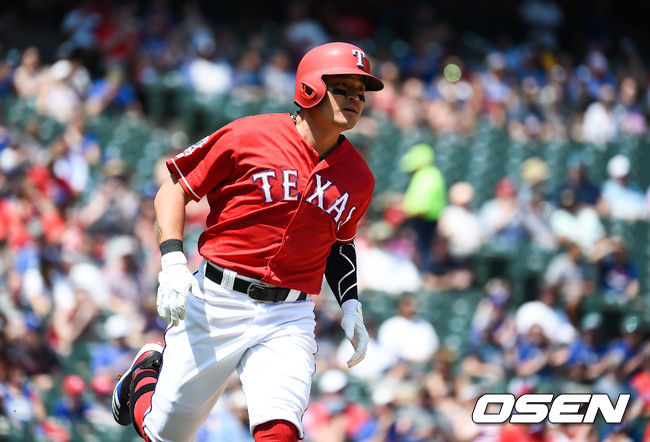 1회초 텍사스 선두타자 추신수가 안타를 날리고 1루로 질주하고 있다. / soul1014@osen.co.kr