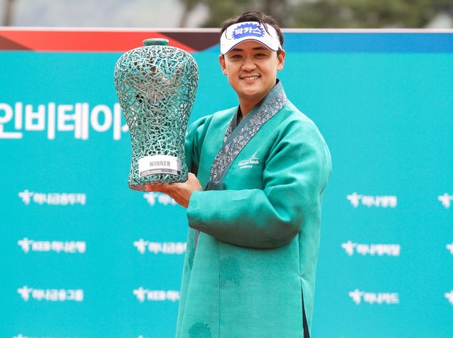 ‘KEB하나은행 인비테이셔널’ 초대 챔피언 박상현.