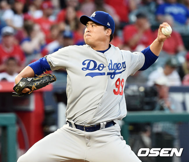 LA 다저스 선발 류현진이 마운드 위에서 힘차게 공을 뿌리고 있다. / soul1014@osen.co.kr