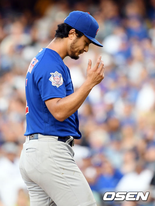 16일 (한국시간) 미국 캘리포니아주 로스앤젤레스 다저스타디움에서 2019 메이저리그 LA다저스와 시카고컵스의 경기가 진행됐다. 이날 LA 다저스는 워커 뷸러를, 시카고컵스는 제이크 다르빗슈 유를 선발투수로 내세웠다. 4회말 LA다저스 선두타자 버두고에게 선제 솔로홈런 허용한 시카고컵스 다르빗슈 유가 아쉬워하고 있다. / eastsea@osen.co.kr