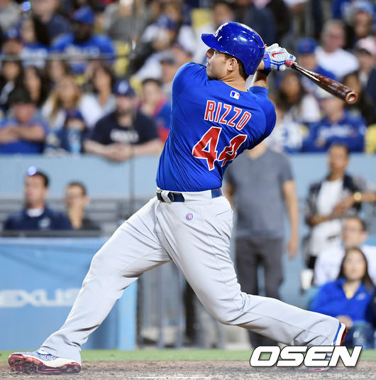 16일 (한국시간) 미국 캘리포니아주 로스앤젤레스 다저스타디움에서 벌어진 2019 메이저리그 LA다저스와 시카고컵스의 경기 9회초 컵스의 리조가 역전 투런 홈런을 터뜨리고 있다. / eastsea@osen.co.kr