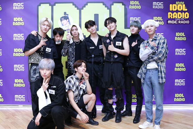 [사진=MBC 제공] '아이돌 라디오'에 출연한 SF9과 DJ 비투비 정일훈