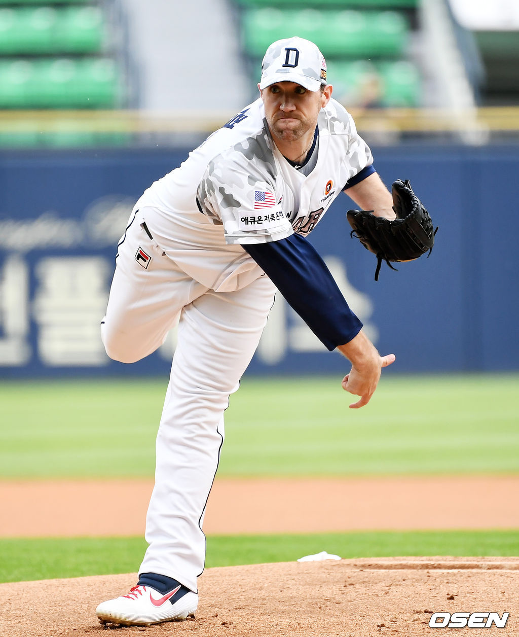 1회초 두산 선발투수 린드블럼이 역투하고 있다. /pjmpp@osen.co.kr