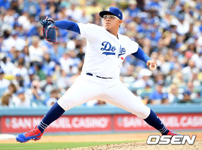 29일(한국시간) 미국 캘리포니아주 로스앤젤레스 다저스타디움에서 열린 ‘2019 메이저리그’ LA 다저스와 피츠버그 파이어리츠의 경기, 피츠버그 강정호는 4타수 무안타로 침묵했고 팀도 6-7로 역전패하며 시즌 최다 8연패에 빠졌다. 7회초 마운드에 오른 다저스 투수 훌리오 유리아스가 힘차게 공을 뿌리고 있다. /dreamer@osen.co.kr