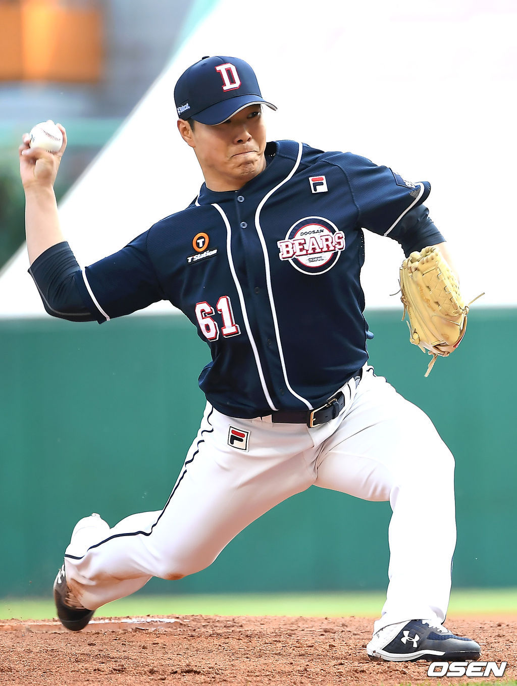 1회말 두산 최원준이 역투하고 있다. /youngrae@osen.co.kr