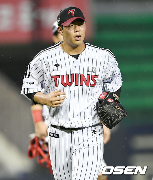 3회초 LG 선발투수 임지섭이 마운드에서 내려오고 있다. /pjmpp@osen.co.kr