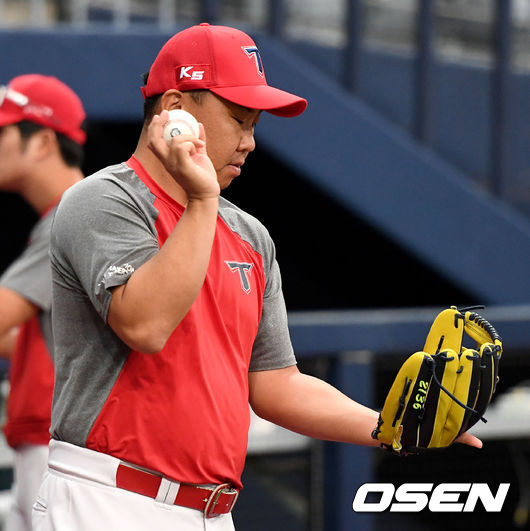 KIA 이범호가 훈련을 준비하고 있다. /dreamer@osen.co.kr