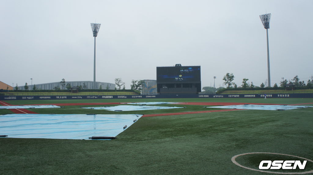 비내리는 포항구장. /what@osen.co.kr