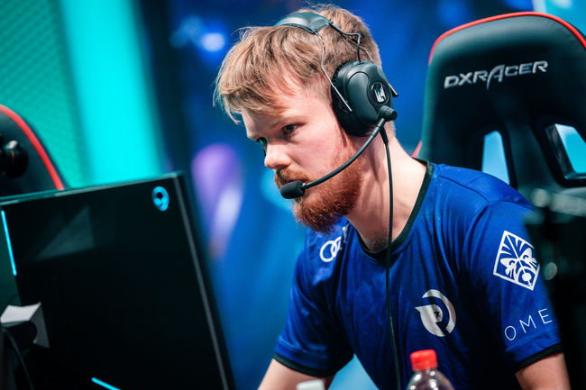 라이엇 게임즈 플리커.