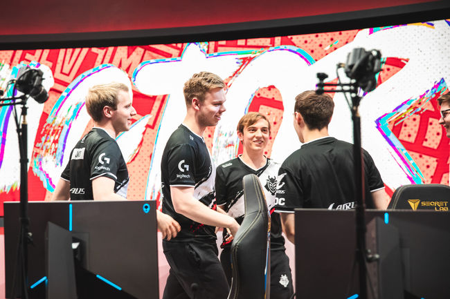 G2. /라이엇 게임즈 플리커.