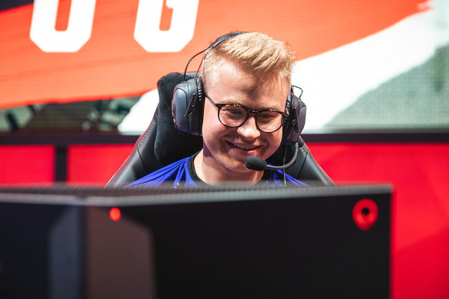 라이엇 게임즈 플리커.