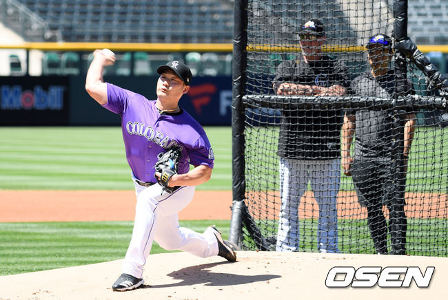 부상 이후 첫 라이브 피칭을 소화하는 콜로라도 로키스 오승환./eastsea@osen.co.kr