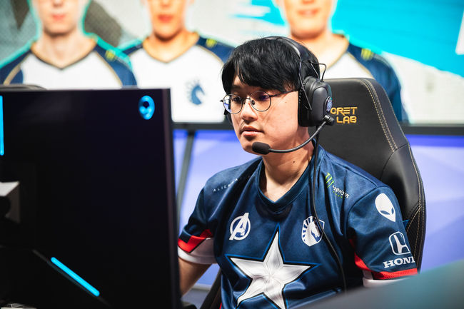 라이엇 게임즈 플리커.