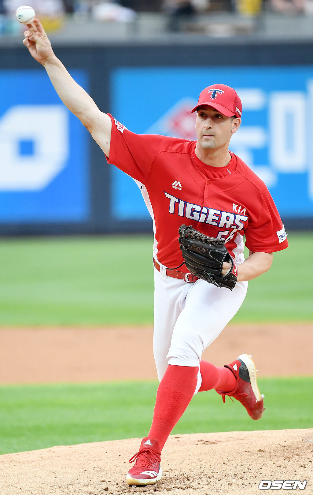 KIA 선발 윌랜드가 힘차게 공을 뿌리고 있다. /rumi@osen.co.kr