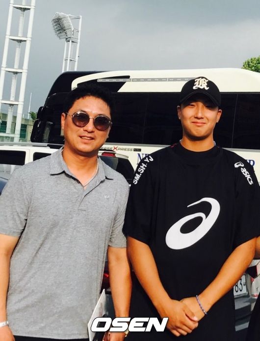 정회열 KIA 전련분석코치(왼쪽)와 그의 아들 정해영. 