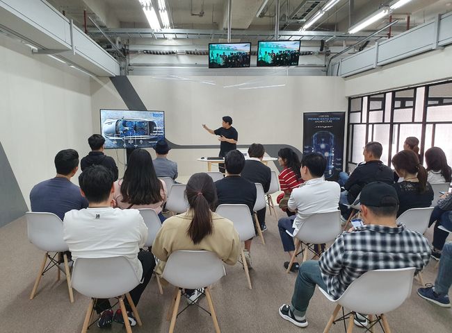 하만코리아가 현대자동차와 기아자동차의 자동차 동호회를 대상으로 열고 있는 ‘카 오디오 사운드 클래스’.