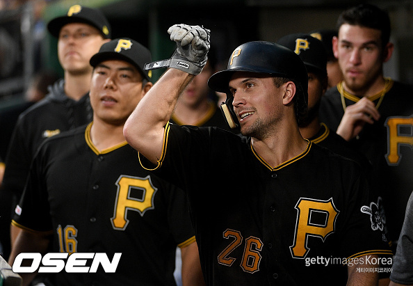 강정호-프레이저(2019/7/3)ⓒGettyimages(무단전재 및 재배포 금지)